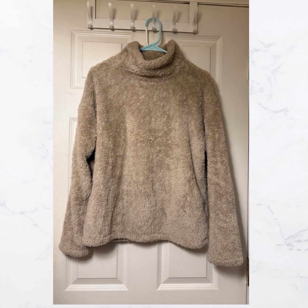 Cozy Cream Turtleneck Sweater - Heat Keep - Size Small